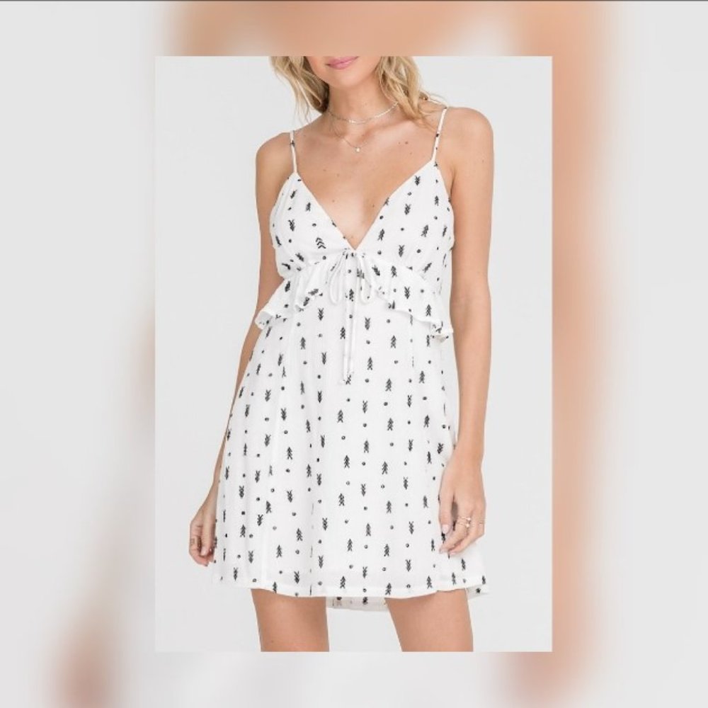 Lush ARROW EMBROIDERED MINI